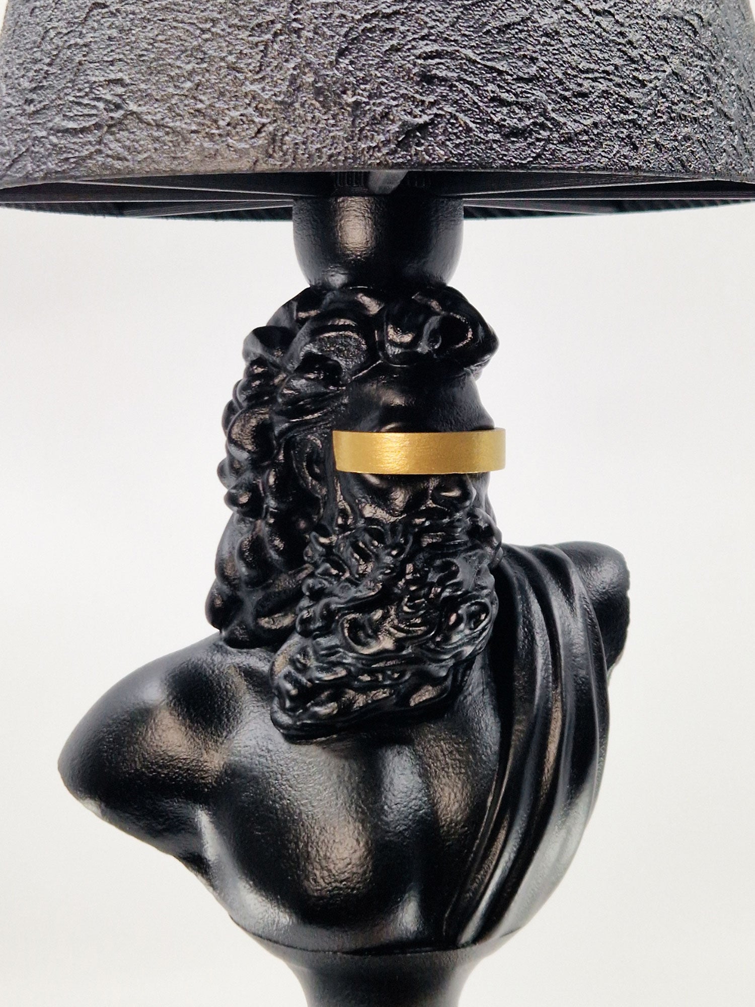 Blind Zeus | Gold & Noir Concrete-Texture Lamp