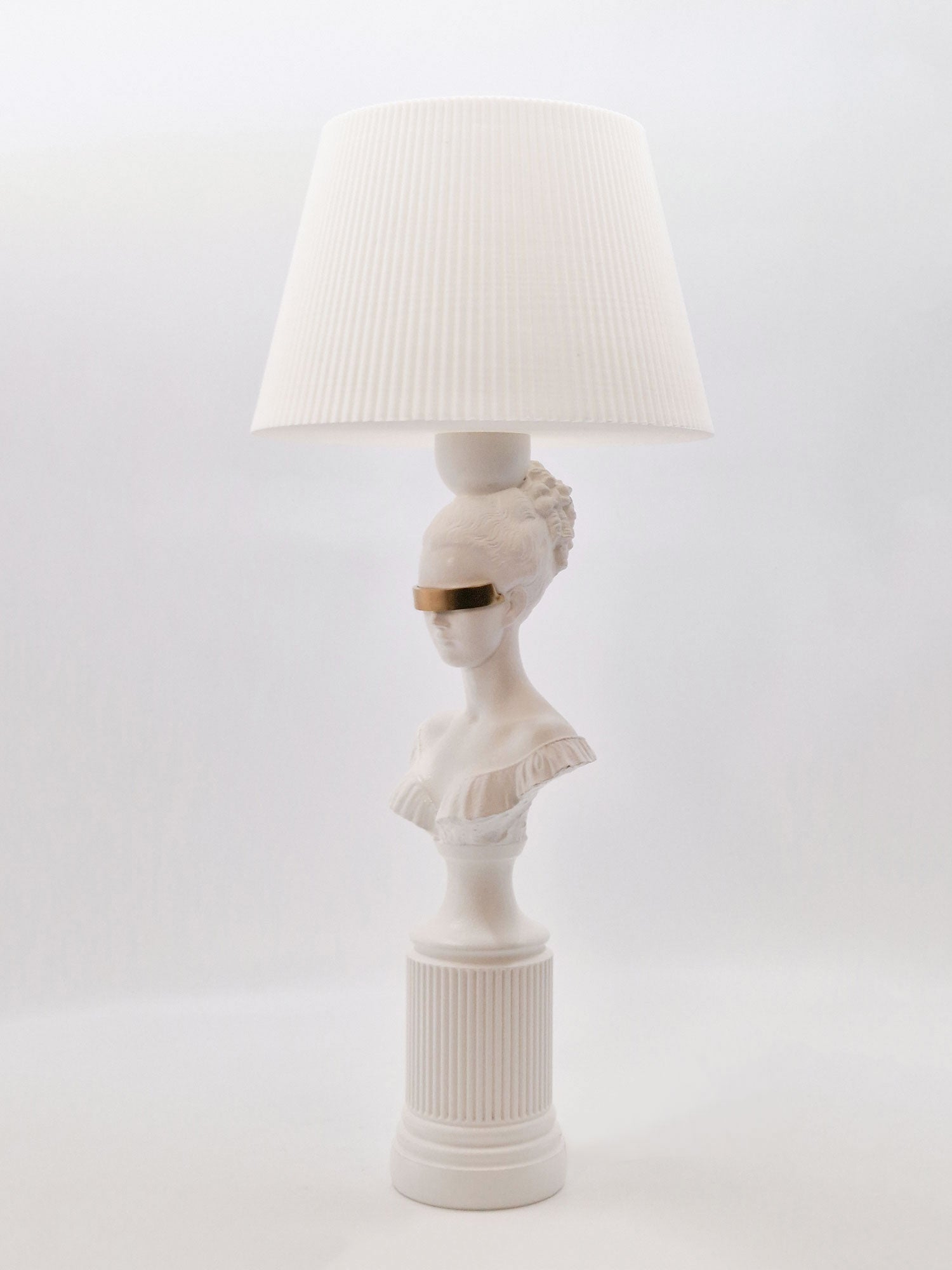 Blind Hera | White & Gold Lamp