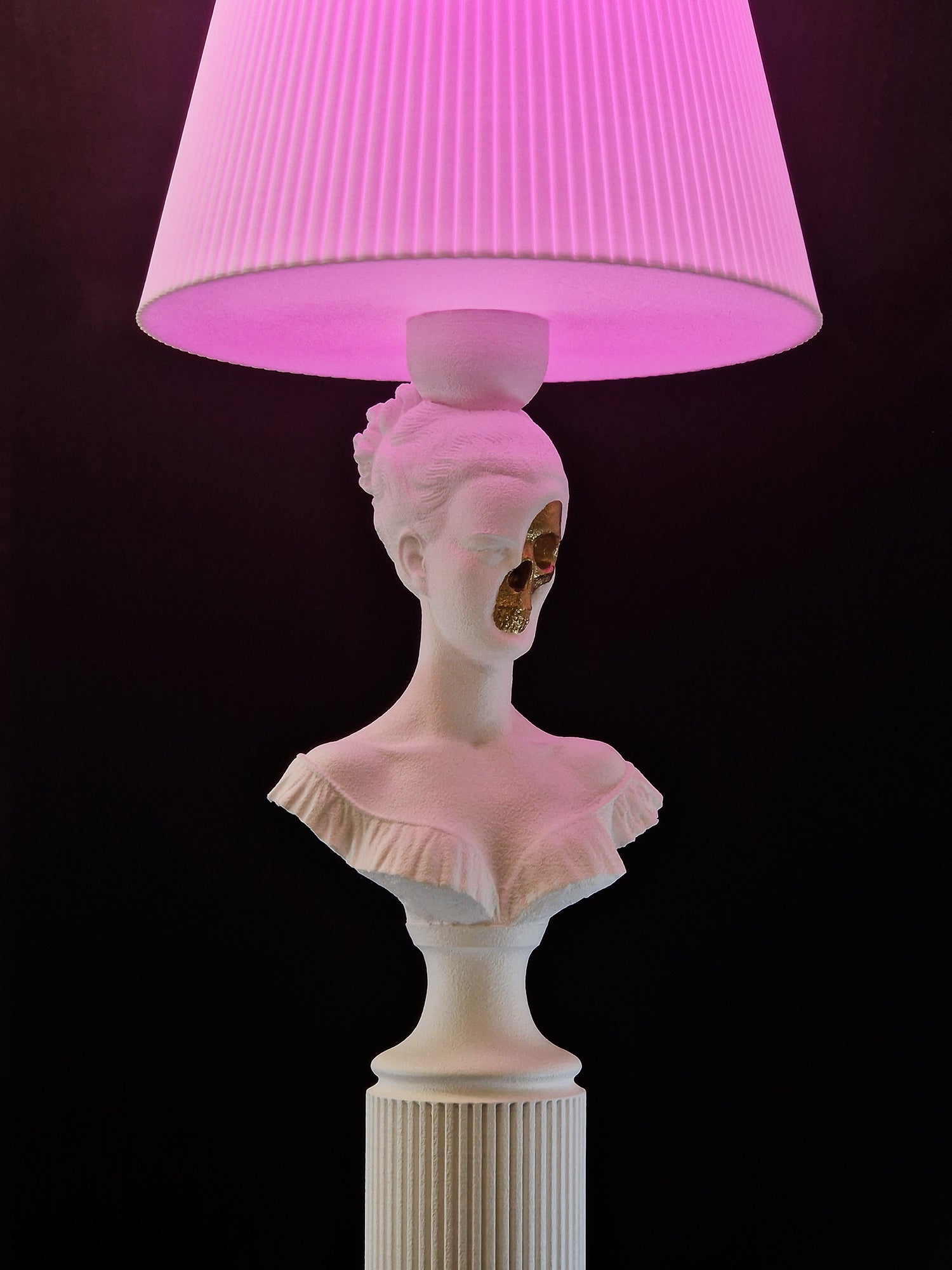 White Hera Lamp
