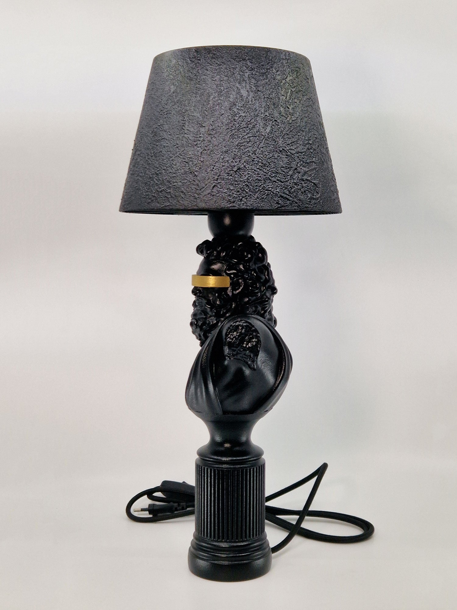 Blind Zeus | Gold & Noir Concrete-Texture Lamp